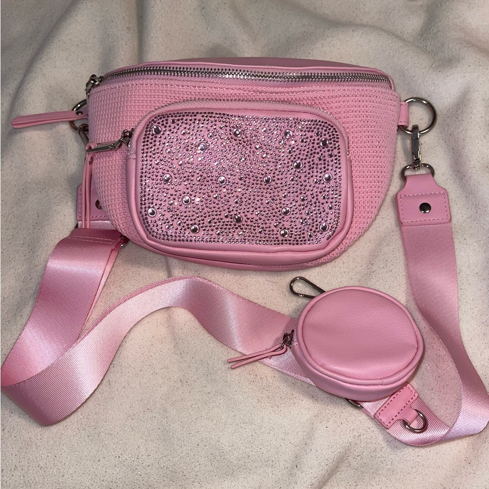 Glam belt bag with strap pouch